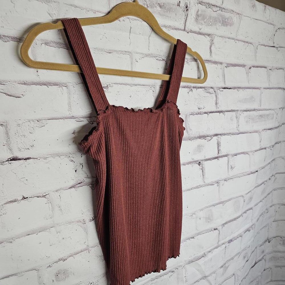 American Eagle Ribbed Halter - Picture 2 of 4